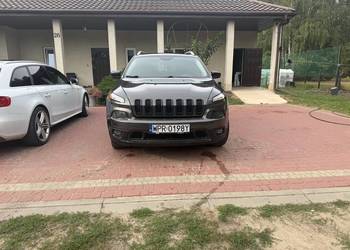 Sprzedam Jeep Cherokee 3.2 benzyna rok 2015