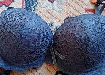 nieużywany biustonosz  Push up