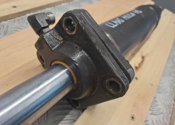Cylinder hydrauliczny skrętu Claas .... Arion {Carraro}
