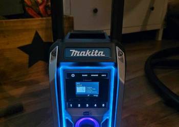 Radio Makita z walizką transportową