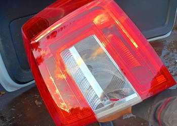 Lampa prawy tył skoda octavia kombi