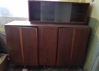 Kredens witryna z lat 60-tych.