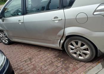 Uszkodzona po stłuczce Toyota Corolla Verso