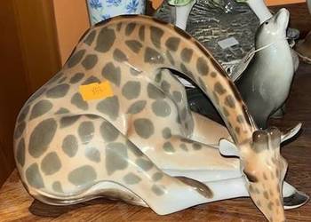 Żyrafa Lomonosov. Figurka. Leżąca Żyrafa Lomonosov. Figurka. Leżąca