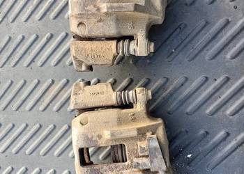 Zacisk hamulcowy jarzmo przód prawy lew Mercedes Aklasa W168