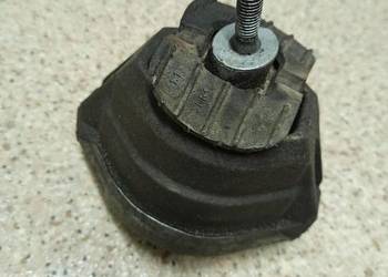 BMW E60 E61 PODUSZKA SILNIKA PRAWA 6761090