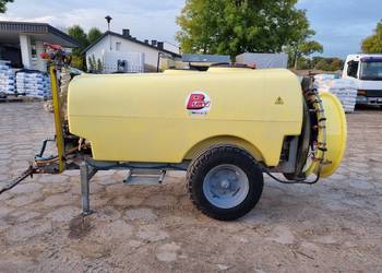Opryskiwacz sadowniczy Bury 1500l