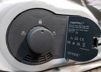 Łóżko Materac z pompką USB Fastfill dmuchany Intex
