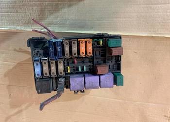 Skrzynka bezpieczników Renault laguna 2 lift 1.9 dCi