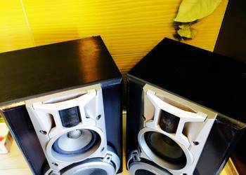 kolumny Technics SB-EH 550 z maskownicami.