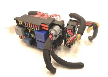 SKRZYNKA BEZPIECZNIKÓW RENAULT SCENIC III Minivan 1.4 131KM MODUŁ