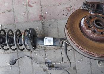 VW Passat B7 Mcperson kompletny 313472 prawy przód zwrotnica