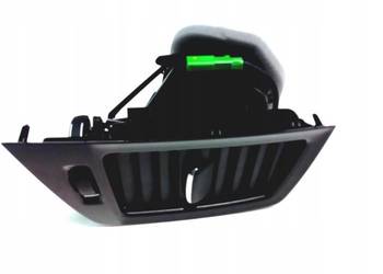 VOLVO XC90 prawa kratka nawiewu z deski rozdzie OE 31651283