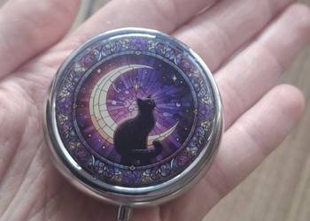 Pudełko metalowe na leki z lusterkiem, puzderko motyw kota