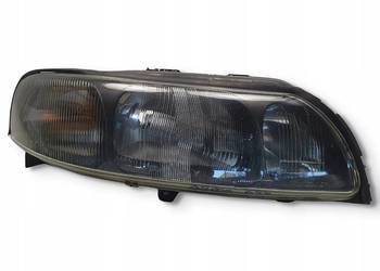 LAMPA Volvo S60 I V70 II XC70 PRAWY PRZÓD prawa przednia 9151852 Europa