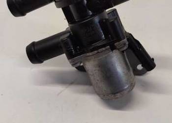 VOLVO XC40 POMPKA WODY 31461924