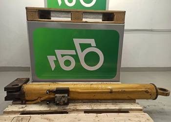 Siłownik główny Cat TH 82