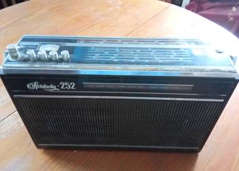 Zabytkowe radio Spidola 252