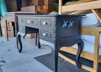 biurko przerobione na szafkę łazienkową