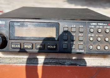 Radio-SKANER Uniden  UBC 760 XLT
