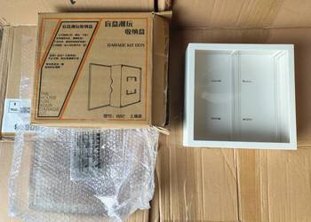 Obudowa ścienna, pudełka ekspozycyjne na przedmioty kolekcjonerskie