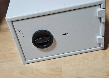 Sejf klasy S2.Na 5 szt.broni, amunicję, dokumenty, kosztowności