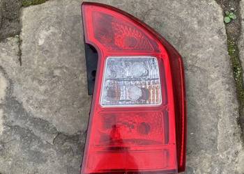 Lampa Kia Carens prawy tył
