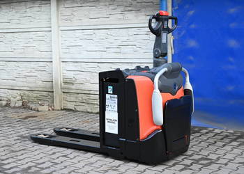 Paleciak elektryczny Toyota BT LPE 200 2000kg 2016rok FHP 365