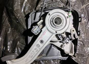 Mercedes C-klasa W203 Dźwignia, pedał hamulca ręcznego, 2204200312