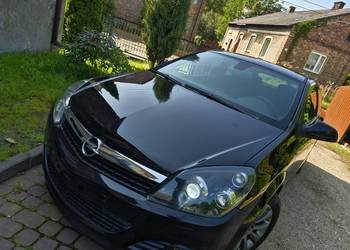 Opel Astra Gtc czarna xenon pdc bezwypadkowy