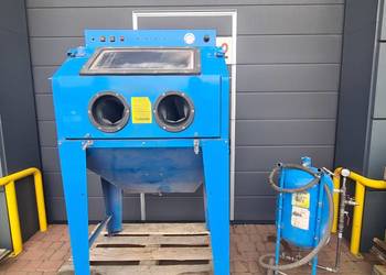 Piaskarka kabinowa syfonowa. Kabina do piaskowania