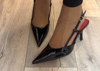 (40) Czarne czółenka szpilki wieczorowe z czerwoną wkładką, Nowe