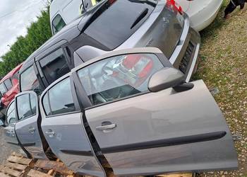 Opel Corsa D 5 drzwi 2011r. błotniki drzwi klapa tylna zderzak kod Z40W Opel Corsa D 5 drzwi 2011r. błotniki drzwi klapa tylna zderzak kod Z40W