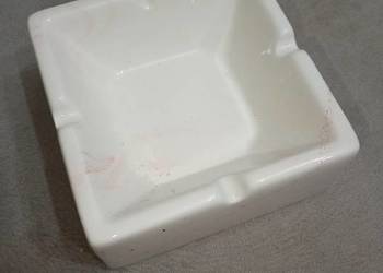 popielniczka ceramiczna biała 10x10 cm, nowa