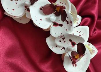 Klamra do włosów dekoracyjna, wyposażona orchideami