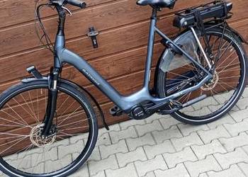Rower elektryczny Batavus Finez posiada centralny napęd Bosch