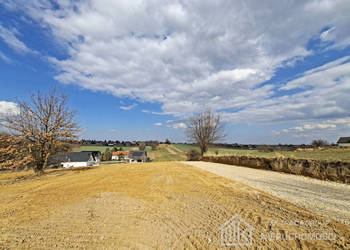 Działka budowlana Szarów-Kłaj szeroka 29m, media