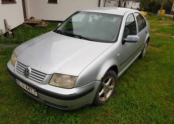 VW Bora 1.6 16V  105 km + LPG