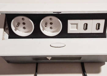 Przedłużacz biurkowy wpuszczany prostokątny 2 gniazda z bolcem + 2 USB