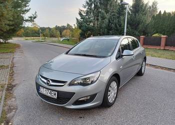 Opel Astra J LIFT ** 1.4 T Navi PO DUŻYM SERWISIE ZA 5 tysięcy Klimatronik