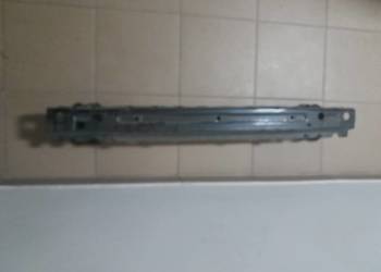Belka wzmocnienie zderzaka subaru outback  V tyl