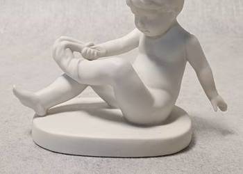 Porcelanowa Figurka chłopca Chłopczyk biskwitowa