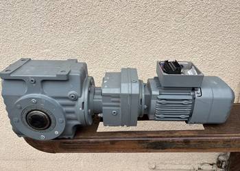 SEW SA67 R37 DRS71S4BE1/MI/ISU/TH Servomotor