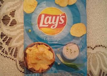 Puste opakowanie po chipsach lays bez nadrukowanej daty ważności