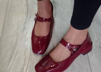 (40) Bordowe, niskie czółenka wieczorowe z zapięciem, Nowe