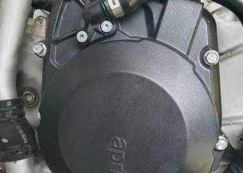 Aprilia TUONO V4 1100 16 kapa dekiel pokrywa alternatora
