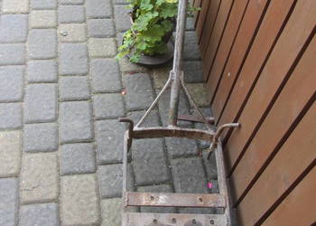 Wózek pod silnik