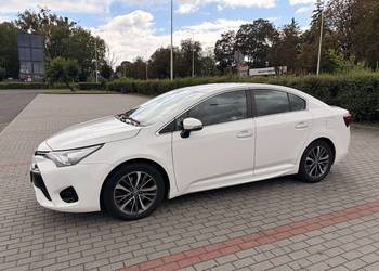 Toyota Avensis 2015 FL 2.0 diesel 143KM