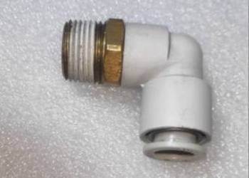 Kolanko pneumatyczne 90 stopni SMC 10 z gwintem 16,67 mm