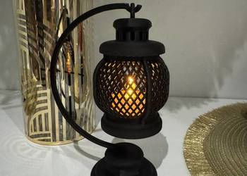 Stylowa czarna lampionowa latarnia LED/ świecznik na stojaku